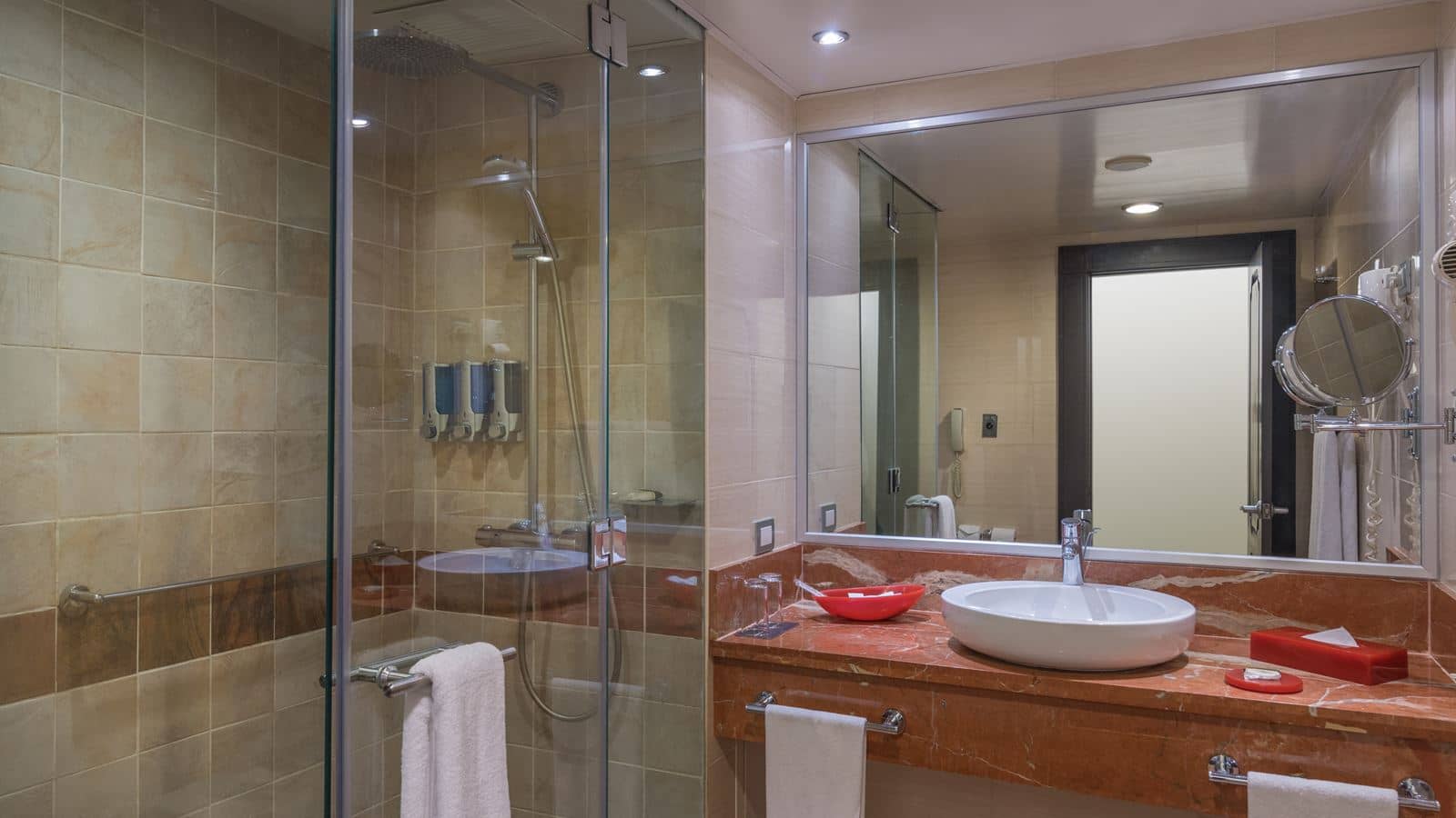 rooms-superior-room