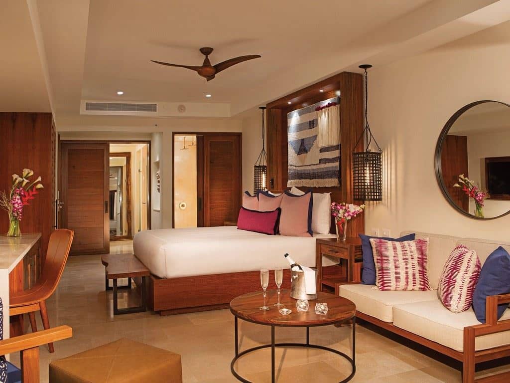 rooms-junior-suite-partial-ocean-view