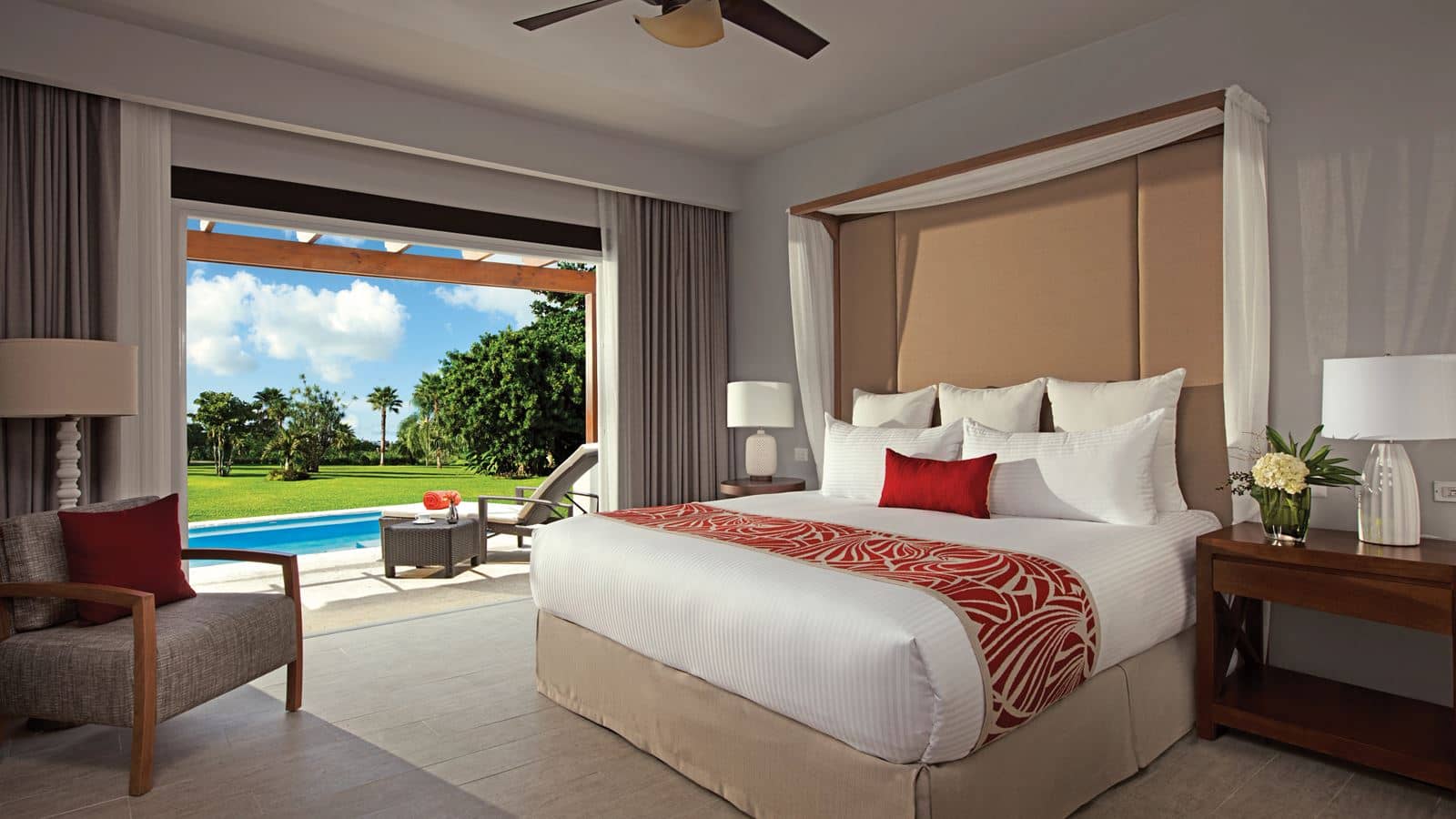 rooms-preferred-club-suite-swim-up