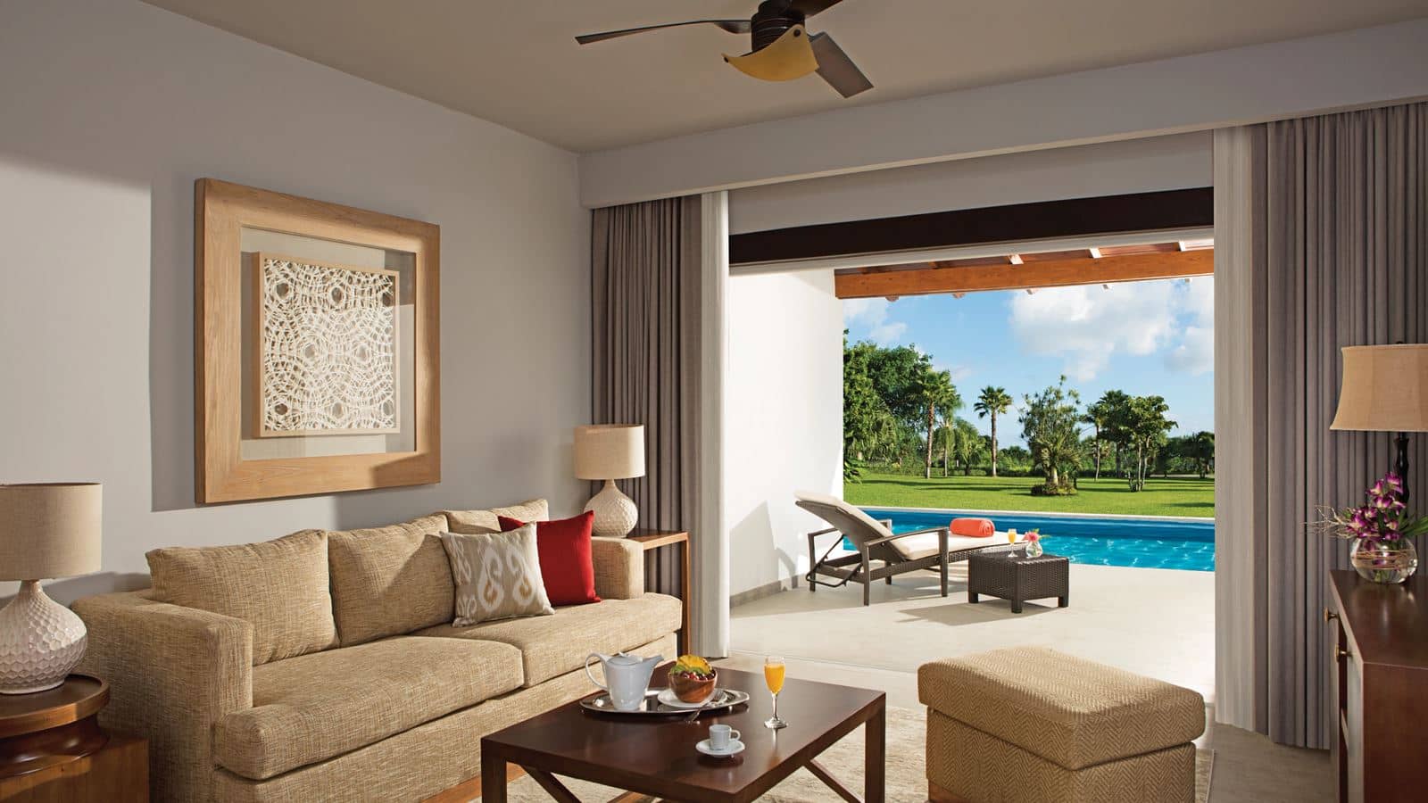 rooms-preferred-club-suite-swim-up