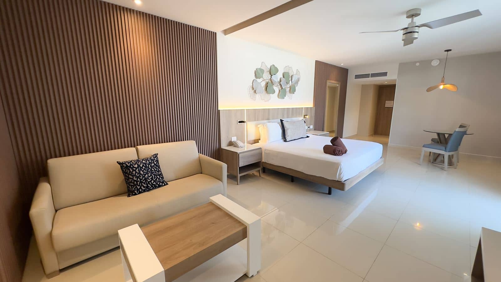 rooms-honeymoon-jacuzzi-suite-diamond-club