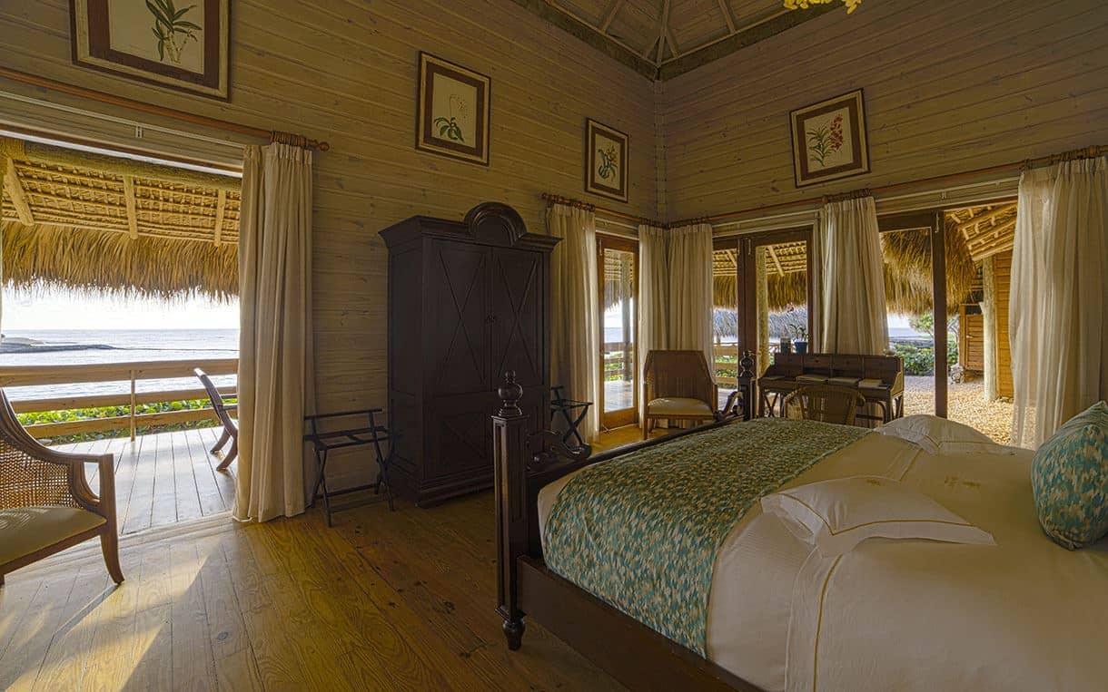 rooms-oceanfront-bungalow