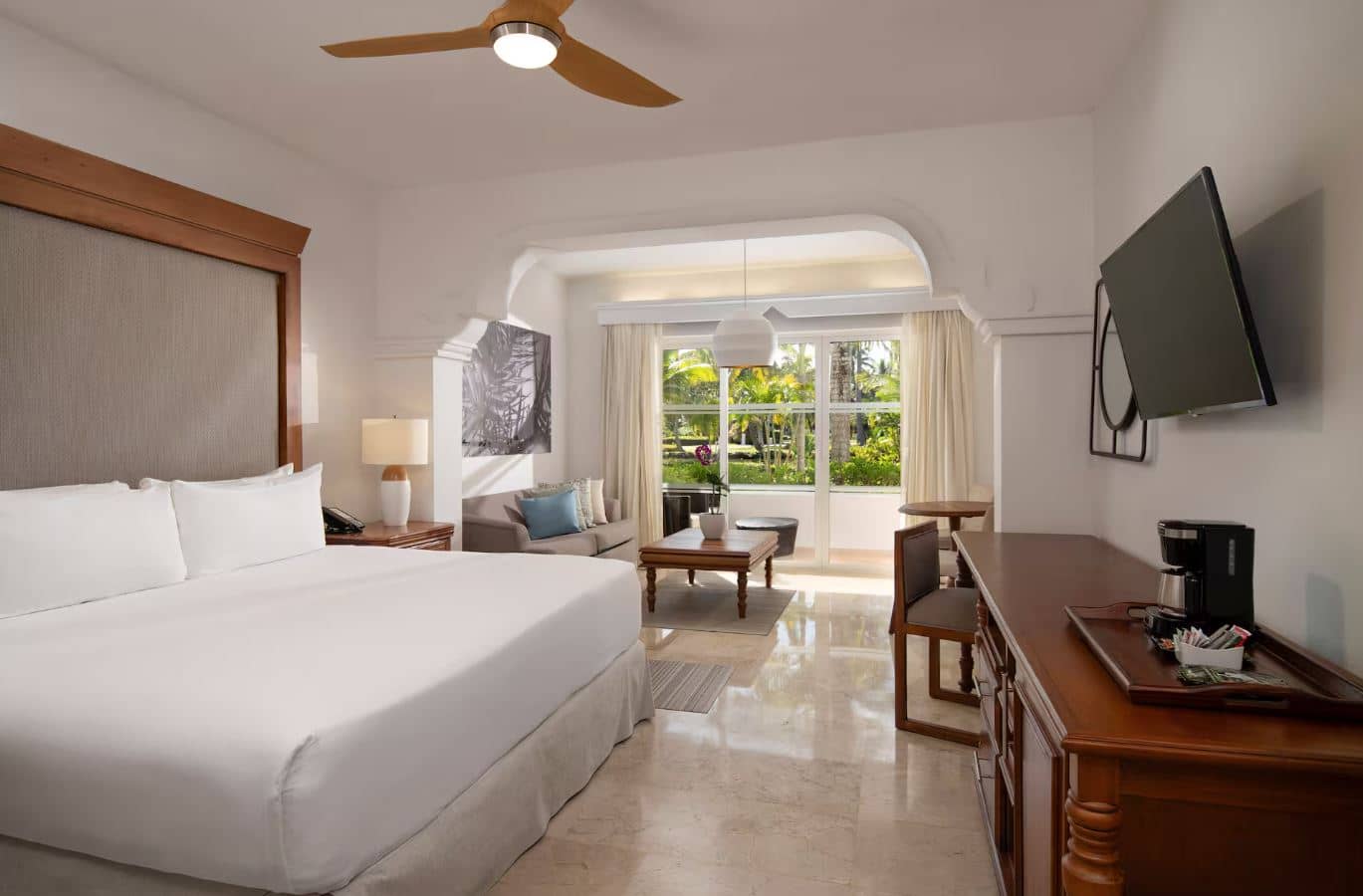 rooms-the-level-junior-suite-garden-view