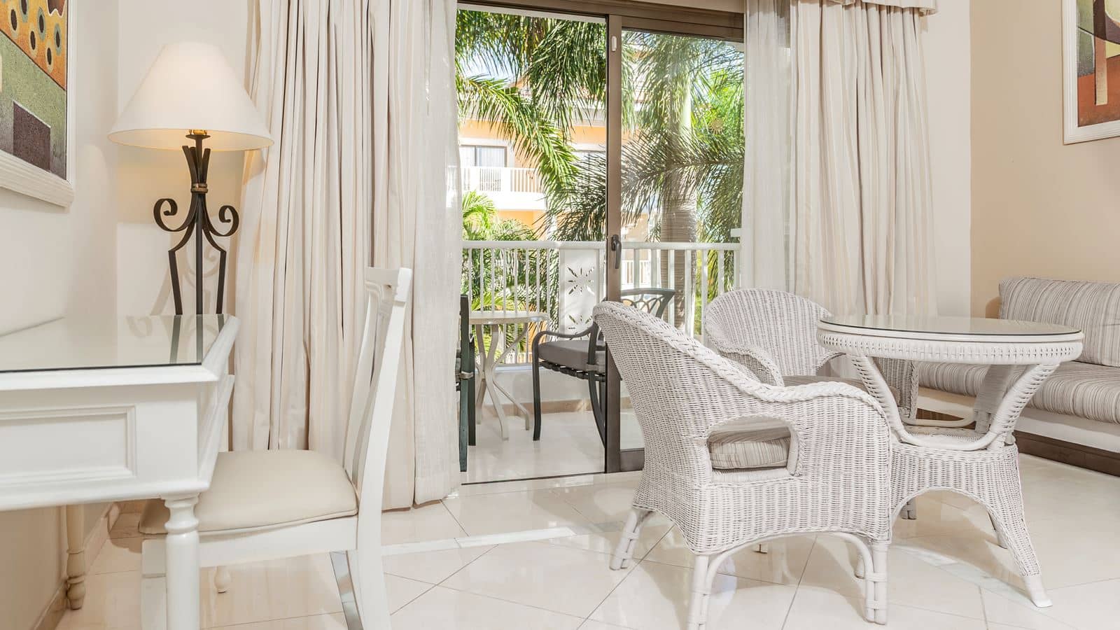 rooms-1-king-bed-junior-suite