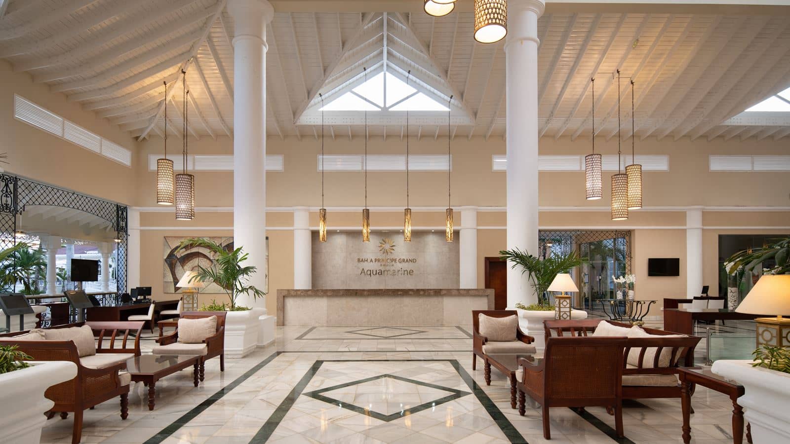 bars-flamboyan-lobby-bar