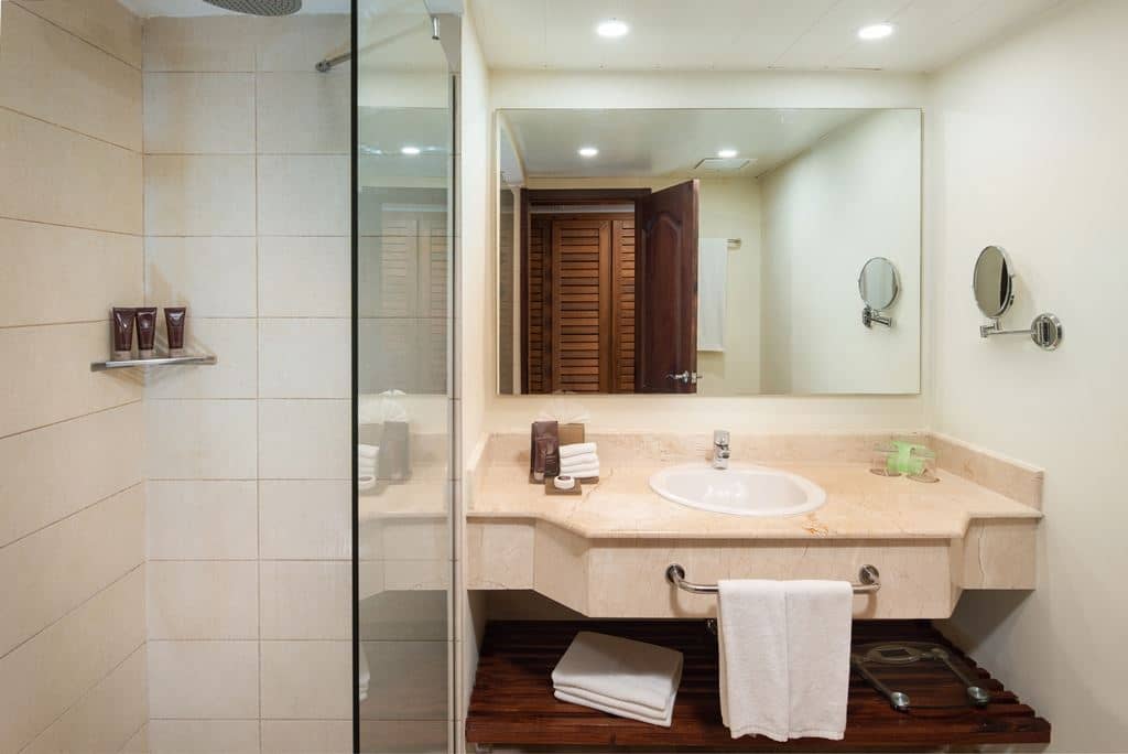 rooms-junior-suite-premium-tropical-view