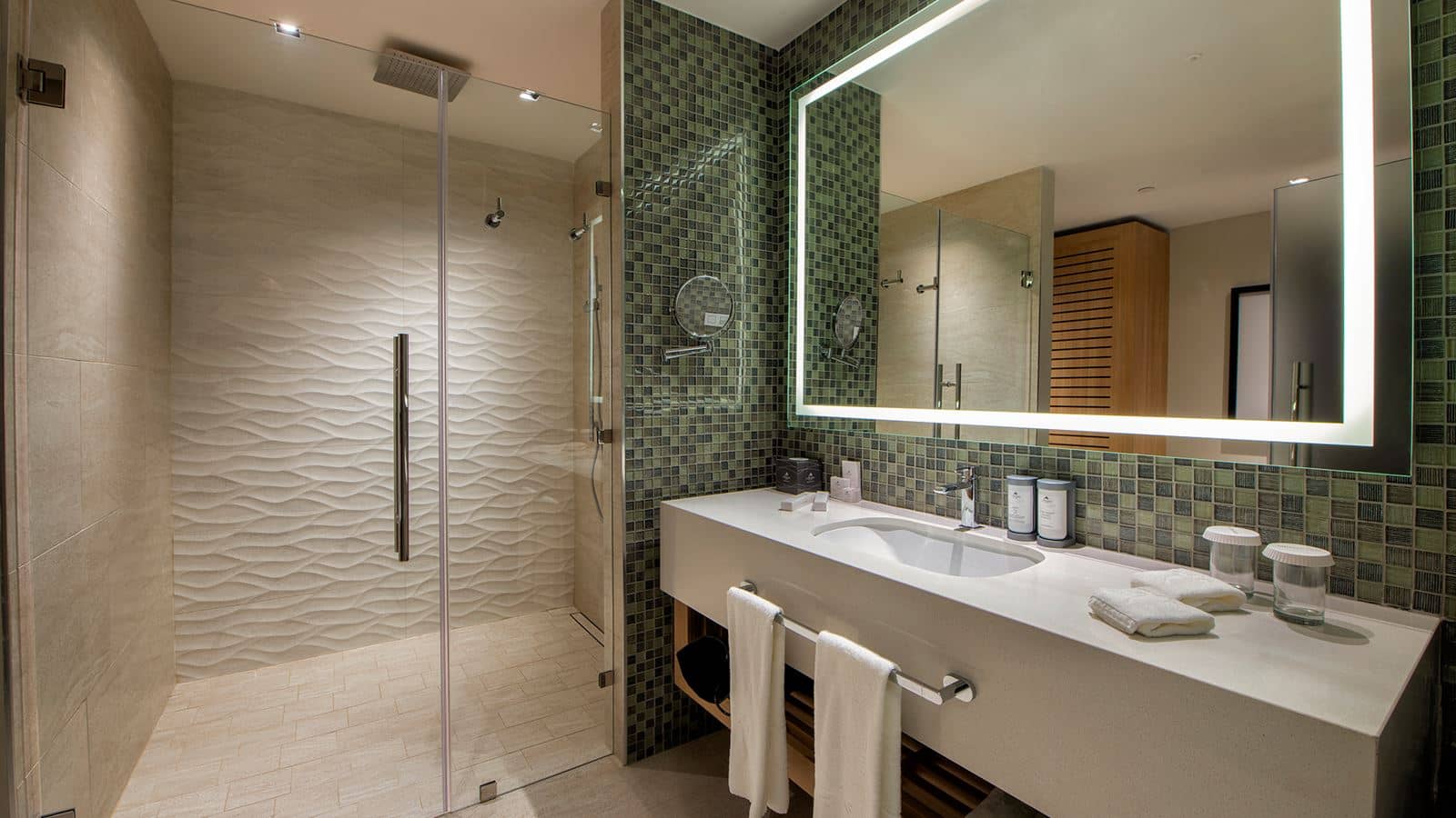 rooms-resort-queen--swim-up-junior-suite
