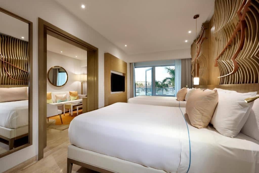 rooms-two-bedroom-master-suite