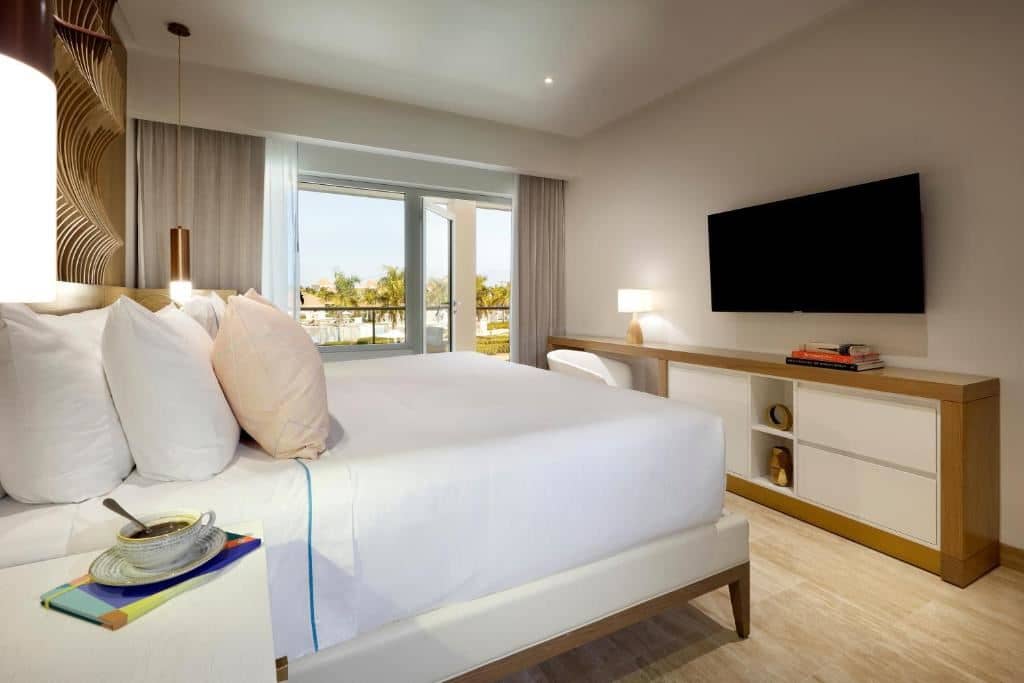 rooms-family-concierge-master-suite