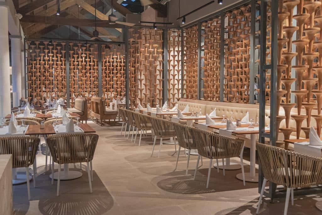 restaurants-la-hispaniola-buffet-restaurant