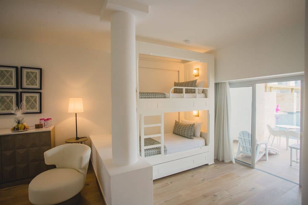 rooms-family-club-junior-suite-swimout