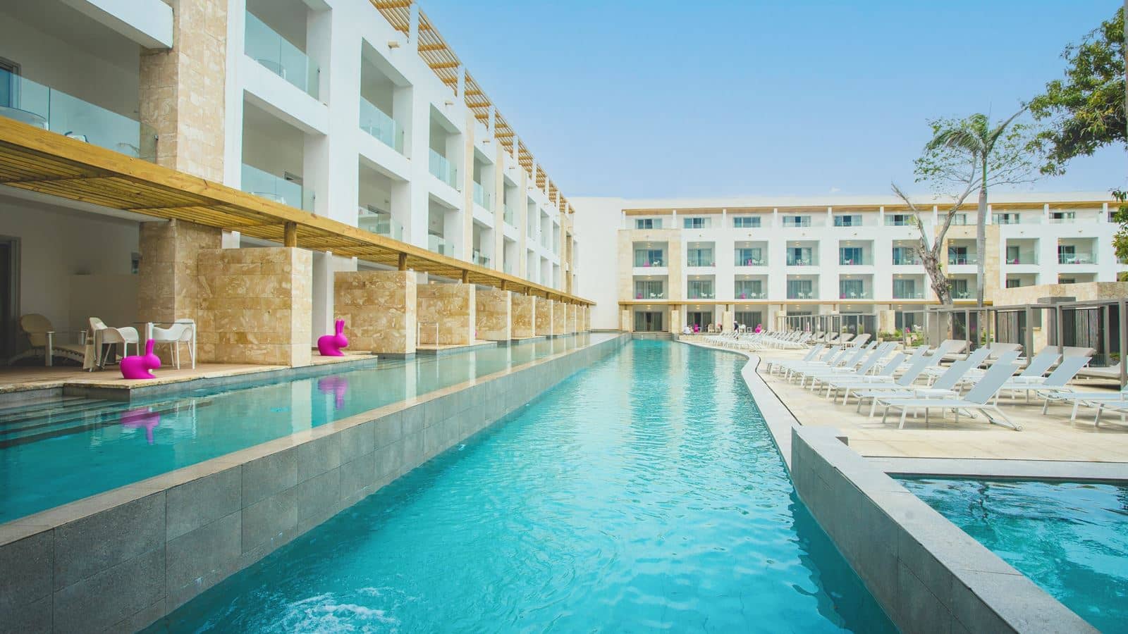 rooms-family-club-junior-suite-swimout