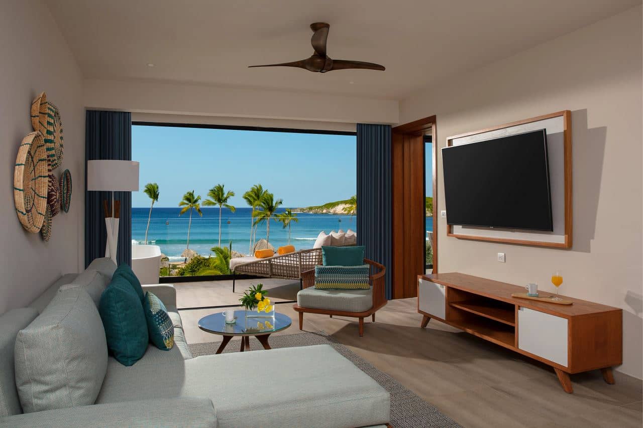 rooms-preferred-club-master-suite-ocean-view-adults-only-18+
