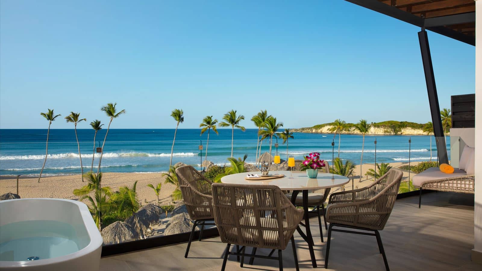 rooms-preferred-club-master-suite-ocean-front