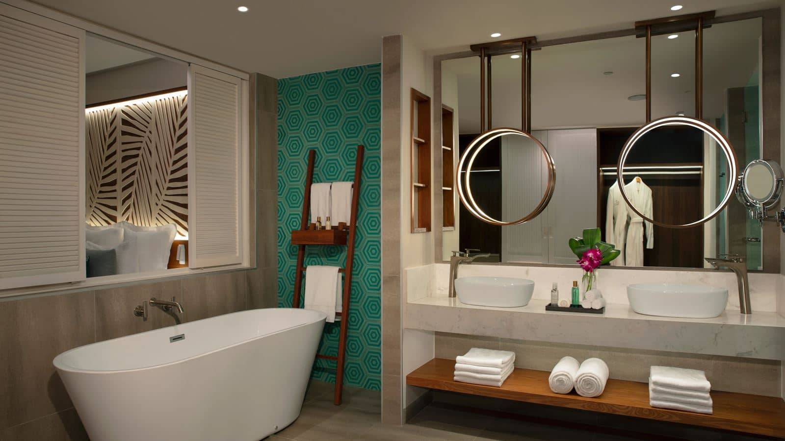 rooms-preferred-club-master-suite-rooftop