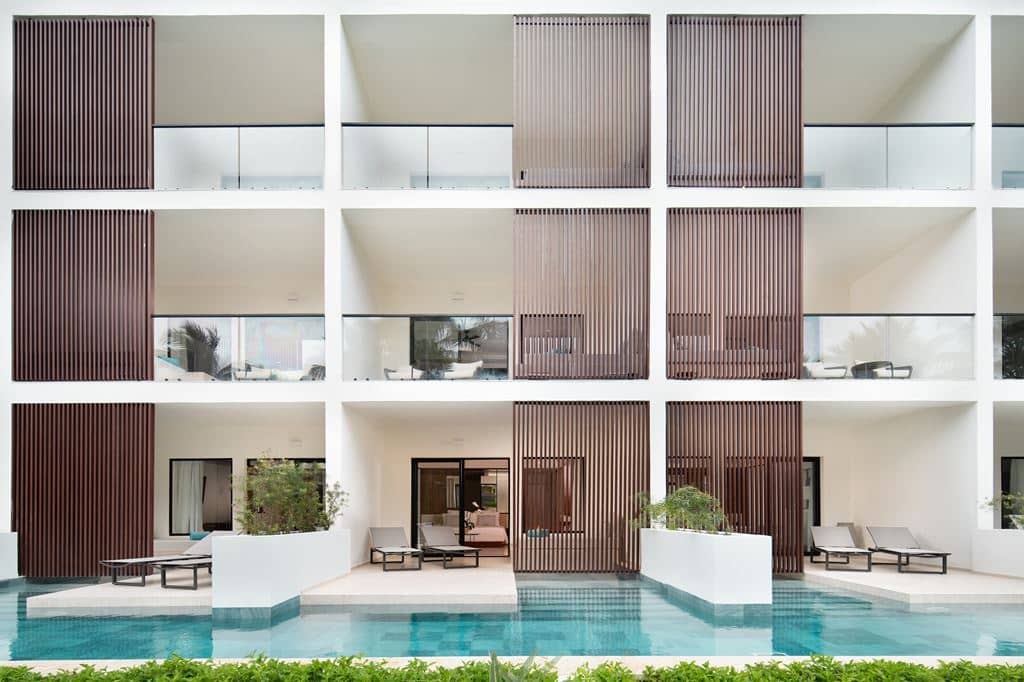 rooms-aqua-swim-up