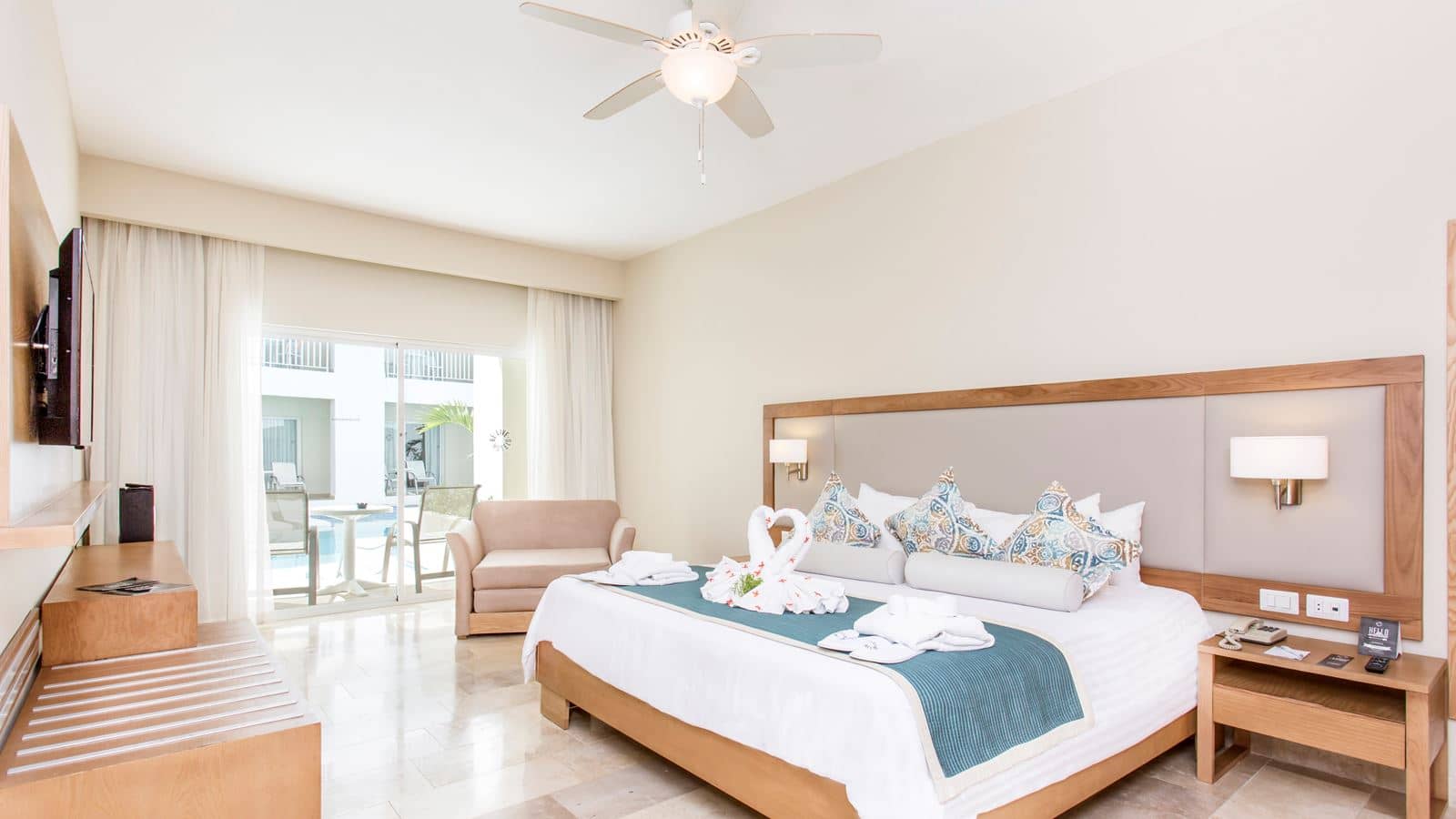 rooms-superior-deluxe-pool-view