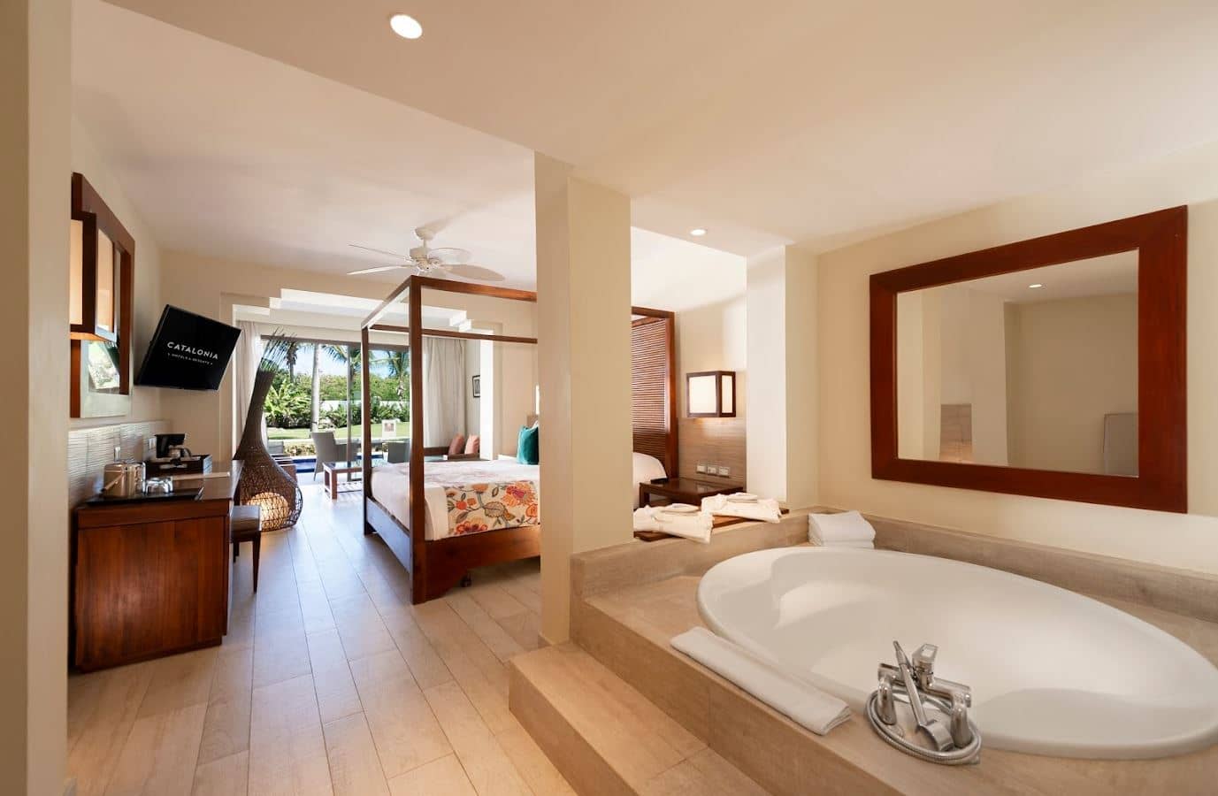 rooms-privileged-jr-suite-deluxe--swimming-pool
