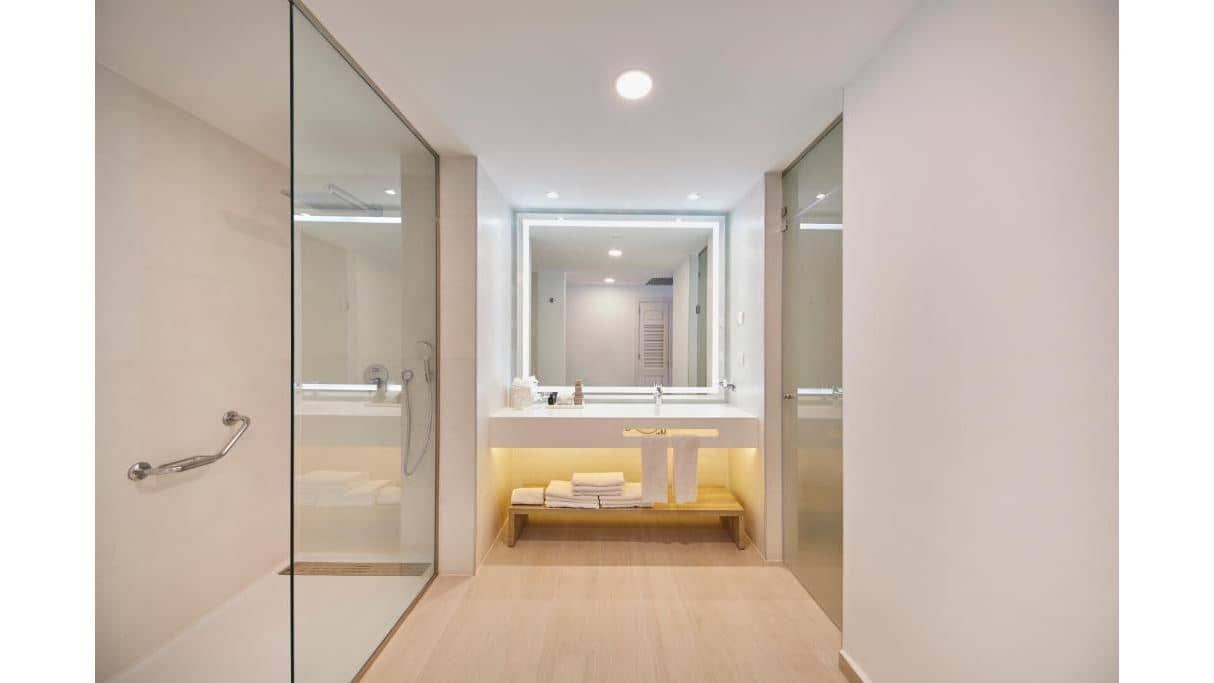rooms-1-king2-double-bed-deluxe-junior-suite