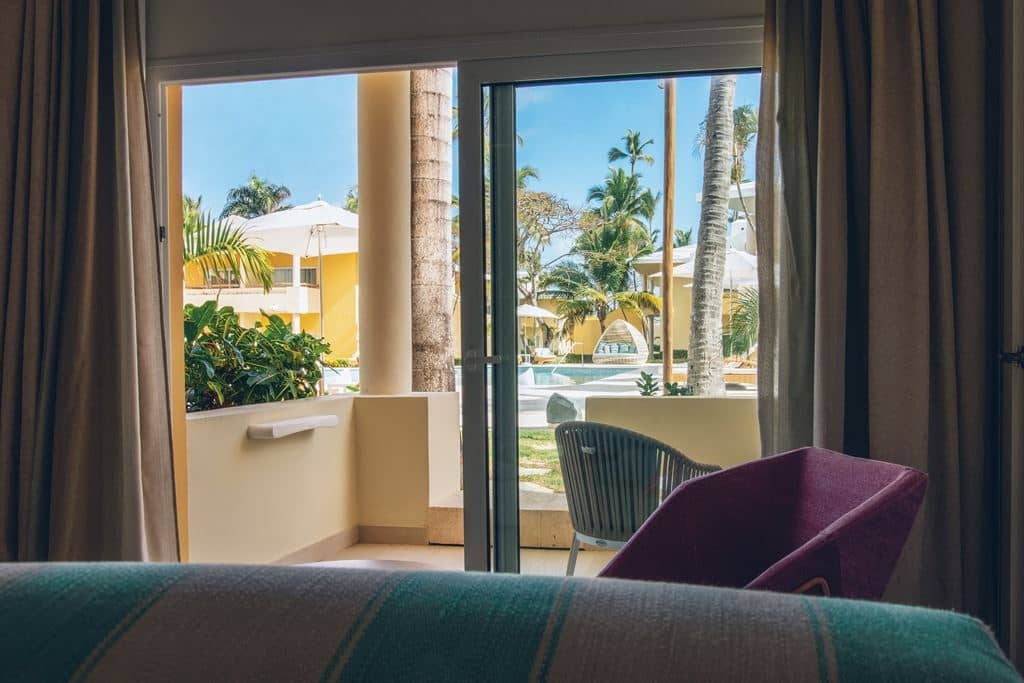 rooms-junior-suite-near-pool
