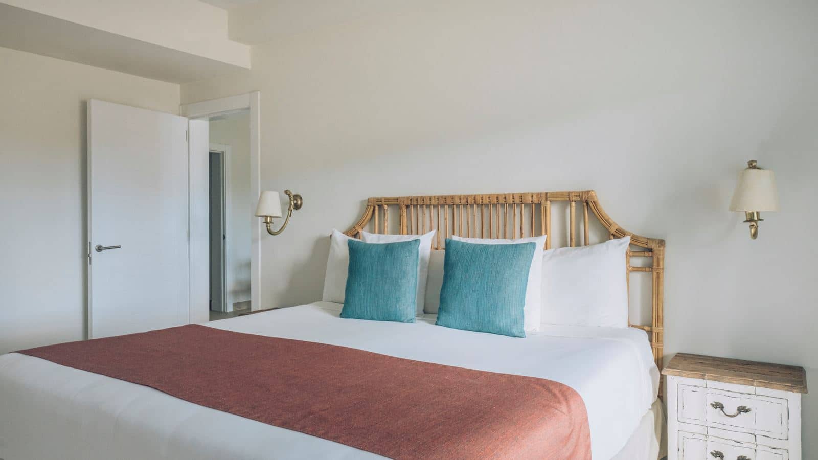 rooms-lighthouse-senior-suite