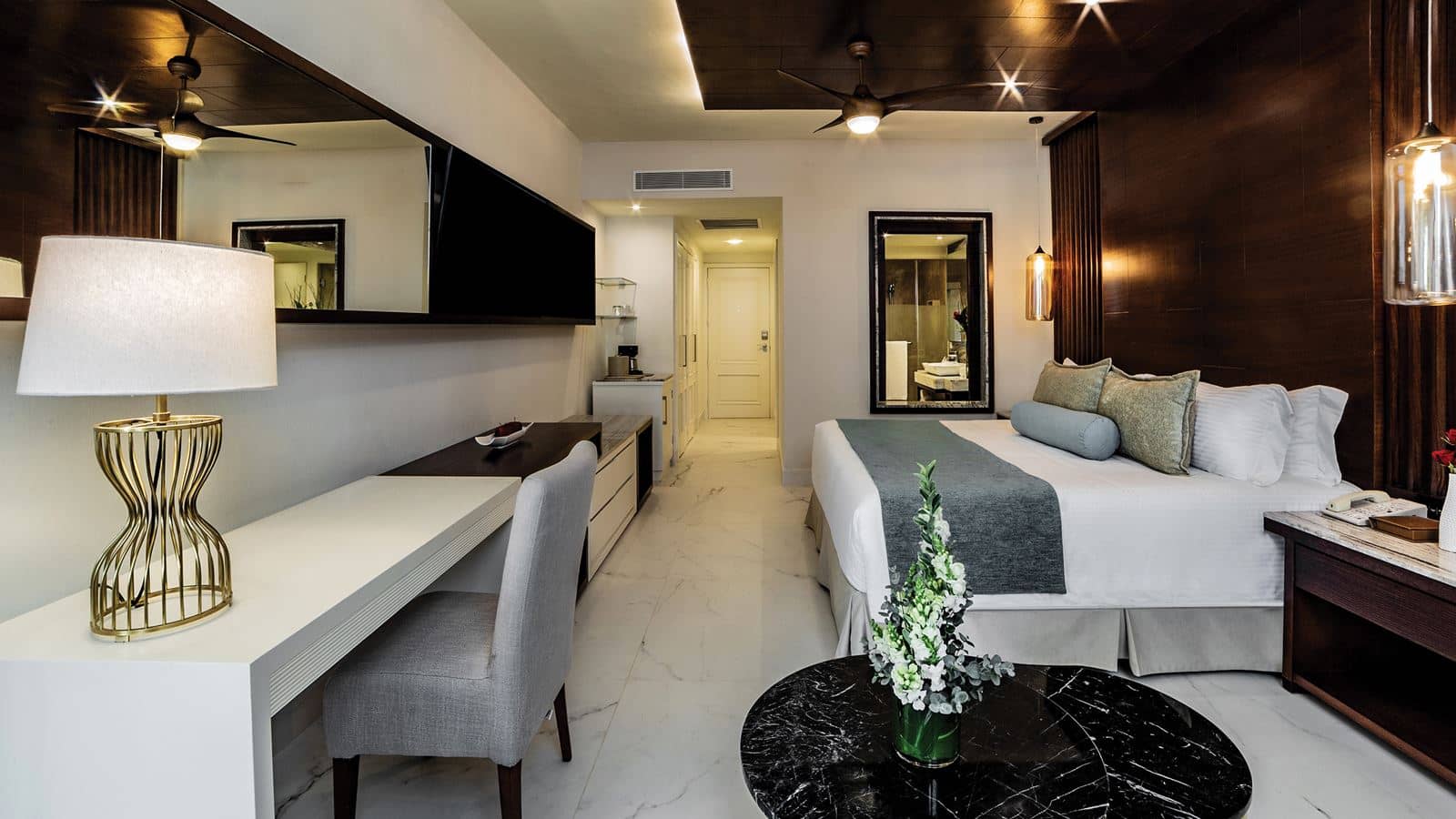 rooms-junior-suite-tropical-view