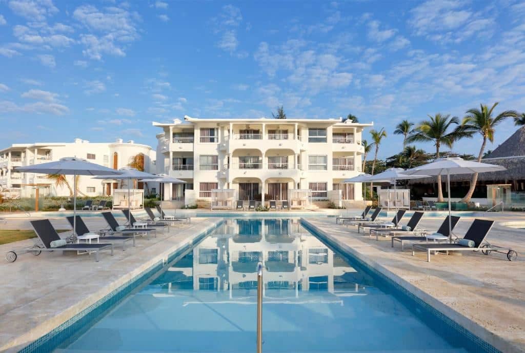 rooms-junior-suite-swim-up
