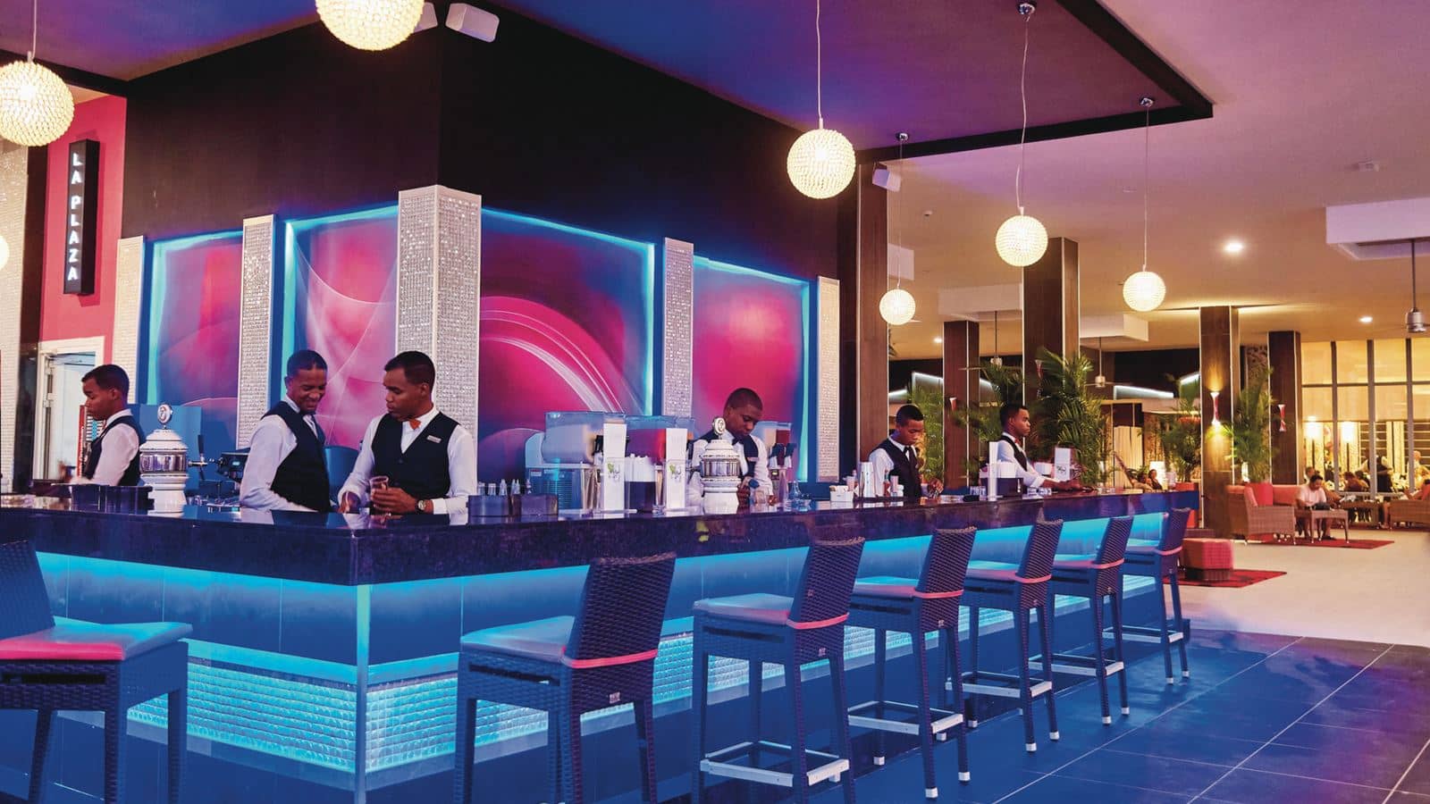 bars-la-plaza