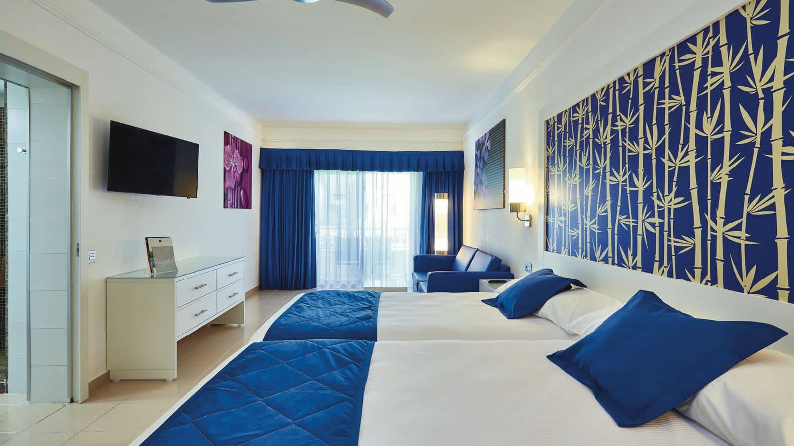 rooms-family-room