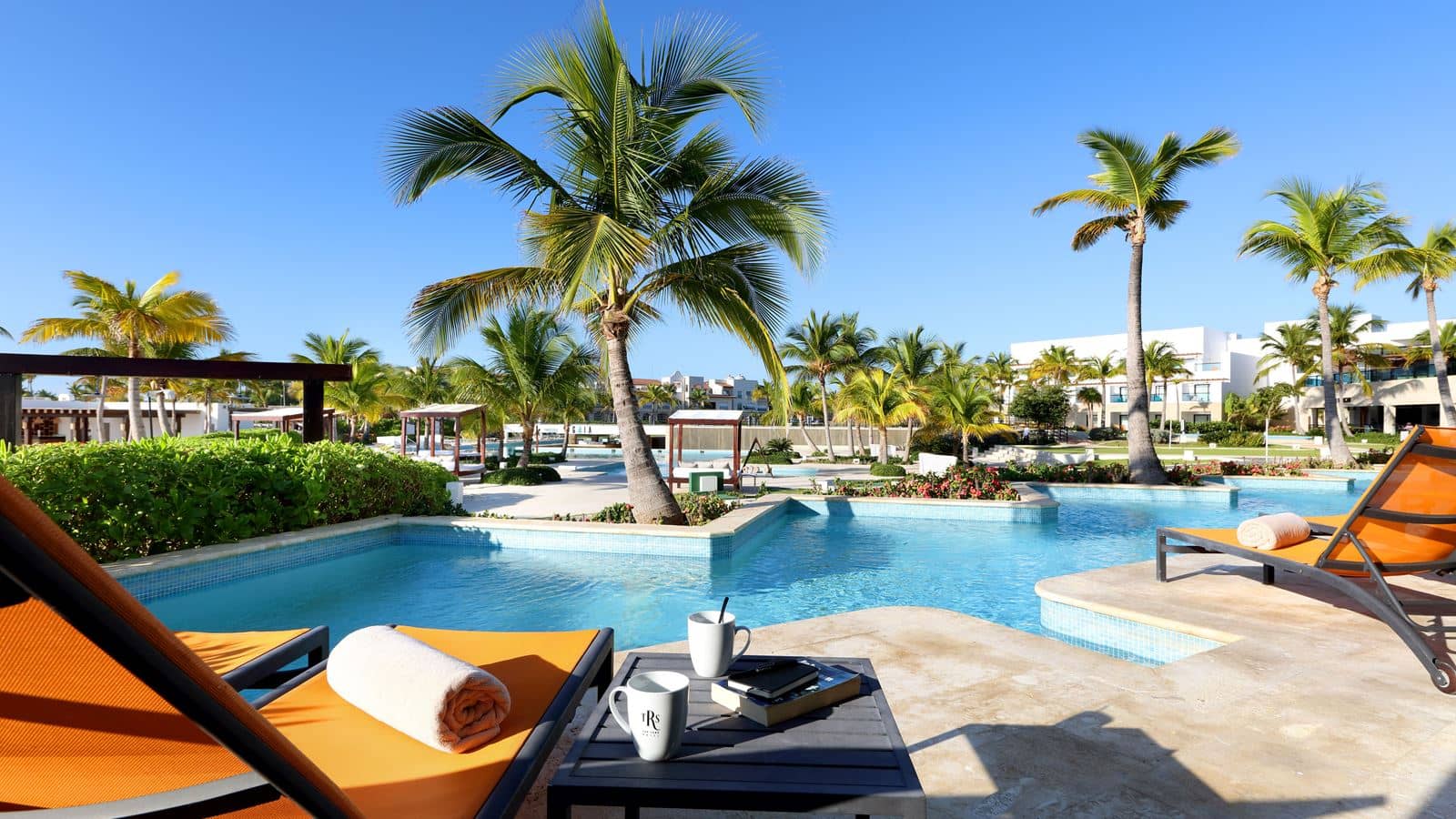 rooms-junior-suite-swim-up