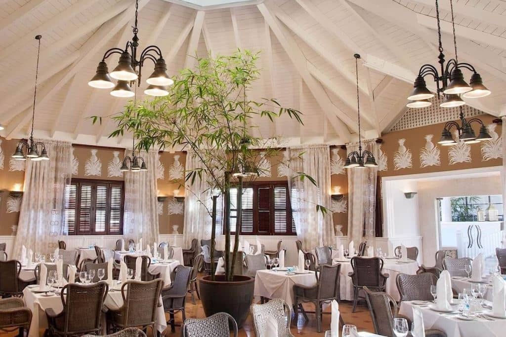 restaurants-c-a-r-a-c-o-l-b-e-a-c-h-c-l-u-b
