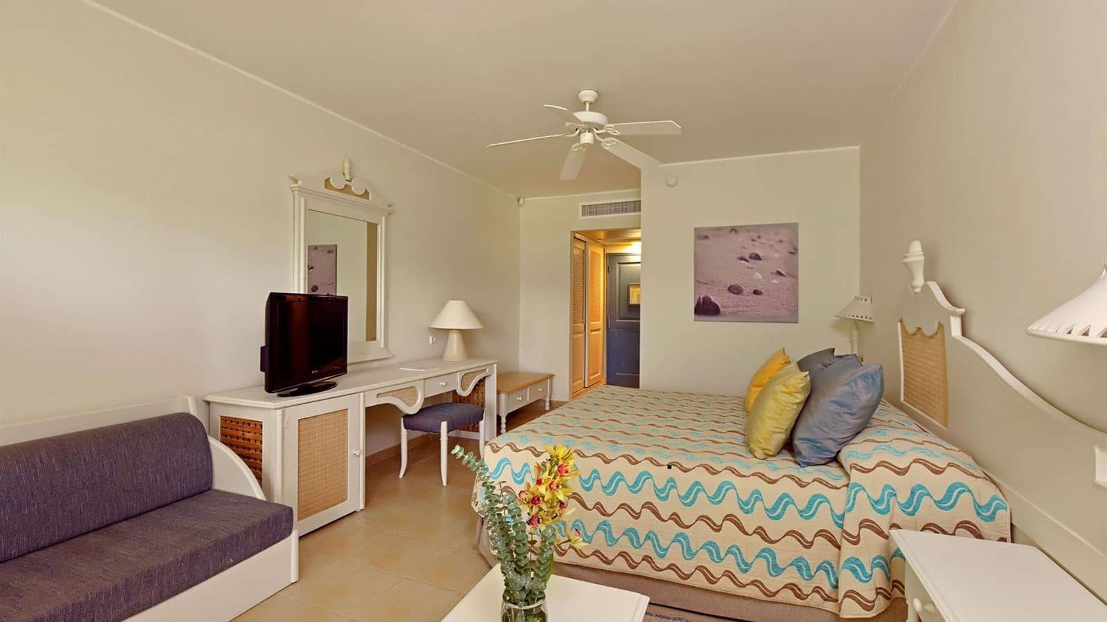 rooms-premium-pool-view