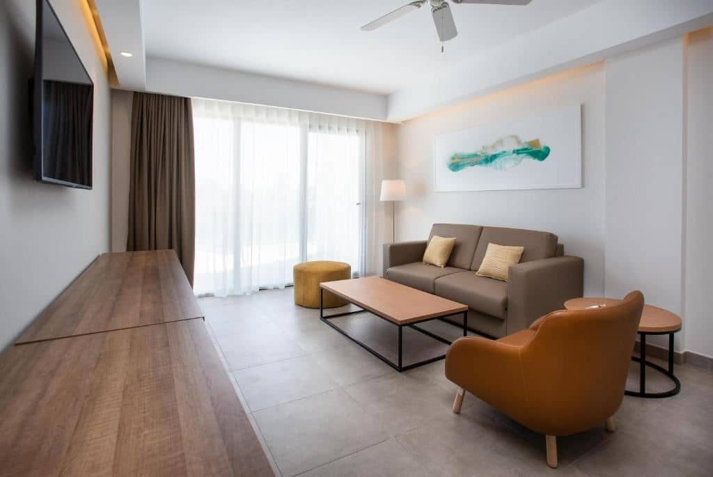 rooms-luxury-master-suite