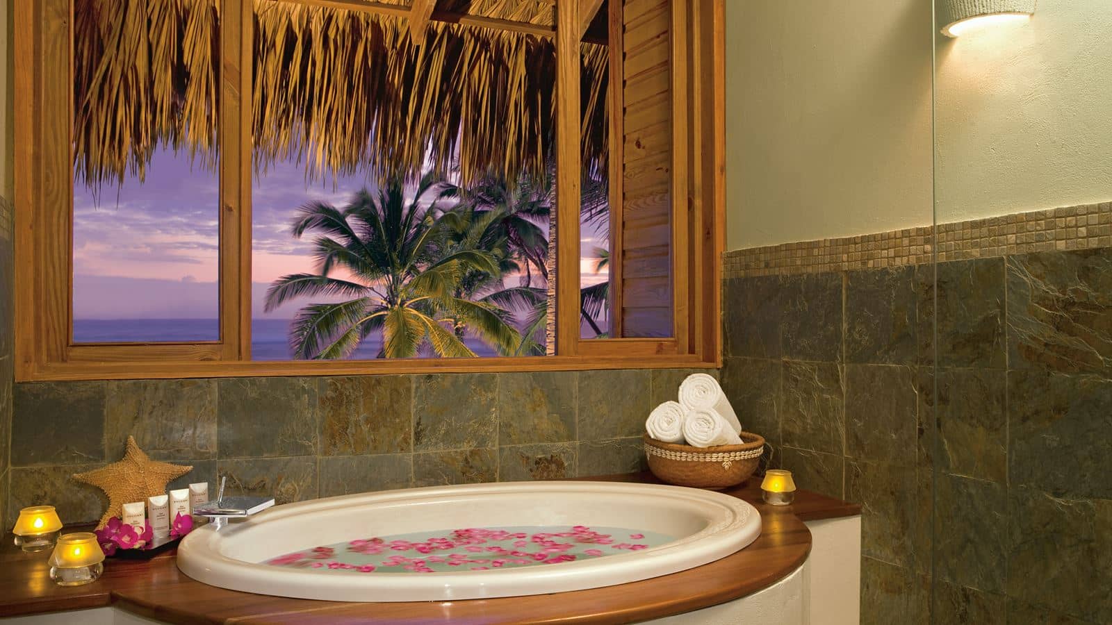 rooms-romantic-junior-suite-pool-view