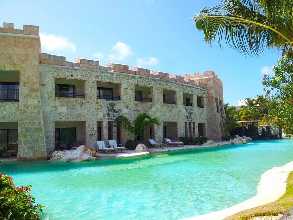 rooms-castle-junior-suite-swim-out