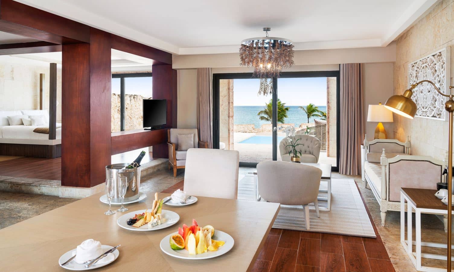 rooms-castle-honeymoon-suite-private-pool