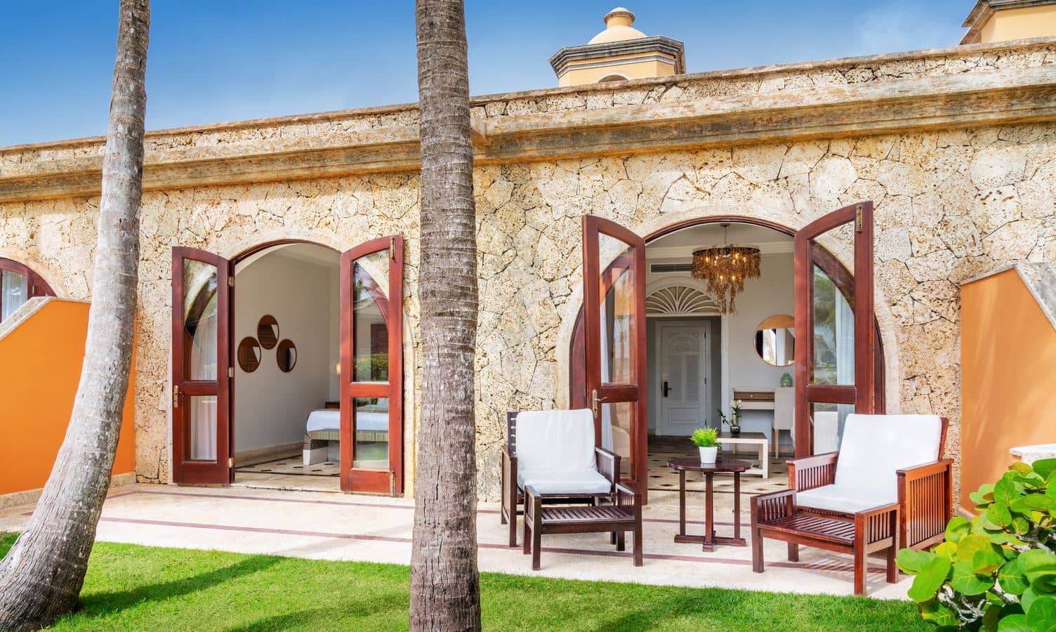 rooms-beach-front-junior-suite