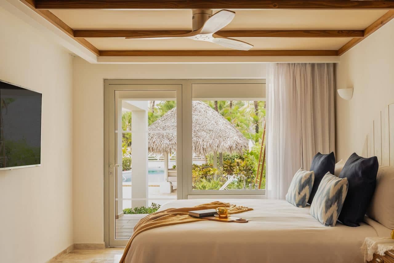 rooms-master-suite-zel-swimup