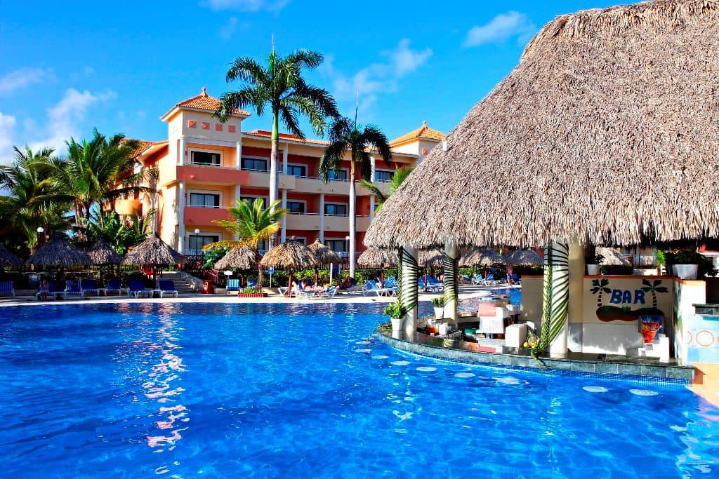 bars-tropical-pool-bar
