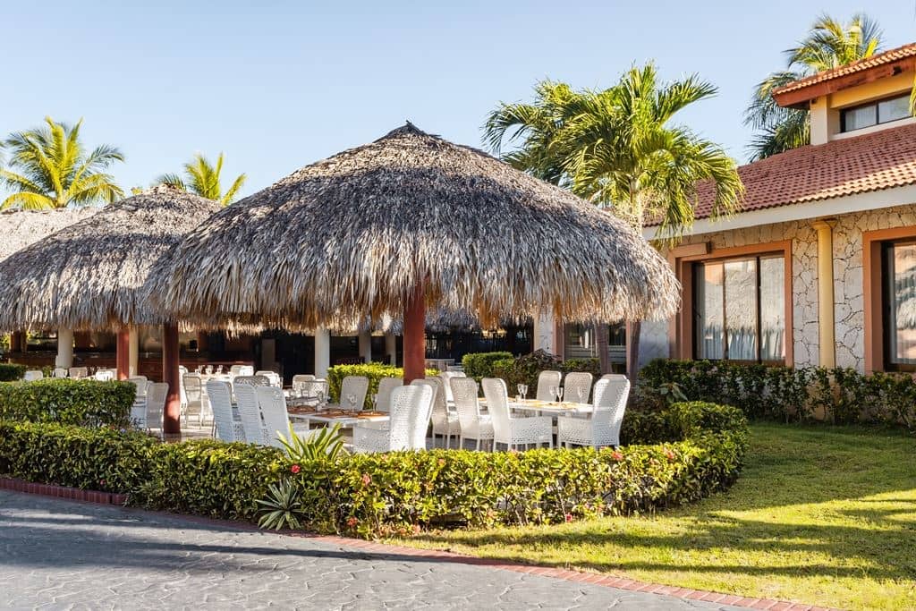 restaurants-los-corales-restaurant