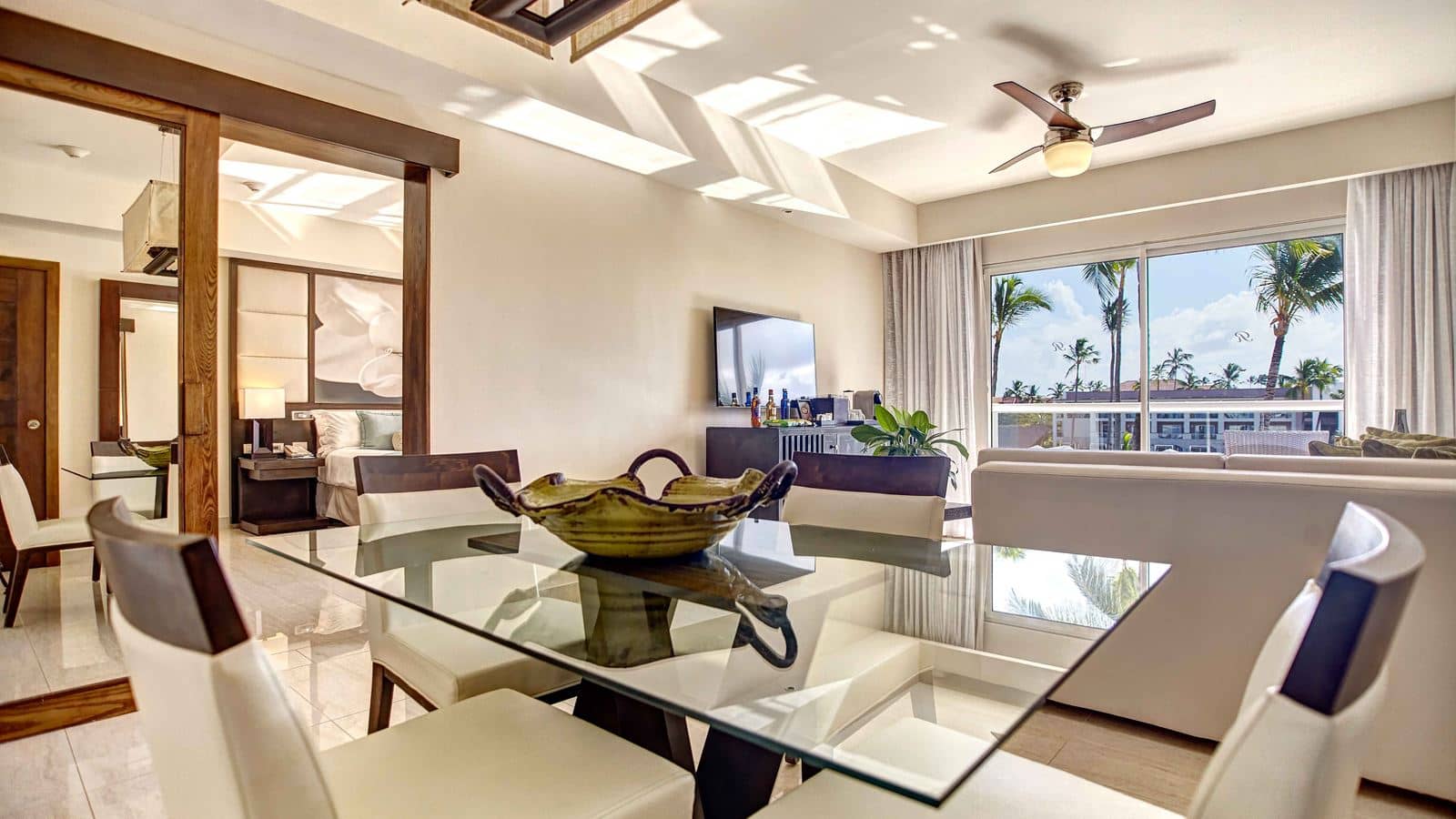 rooms-luxury-presidental-jacuzzi-two-bedroom--suite-diamond-club