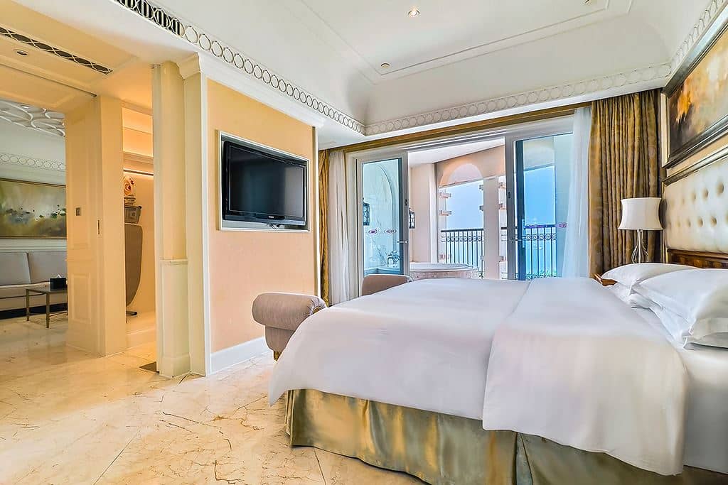 rooms-crowne-plaza-family-suite-for-3-pax