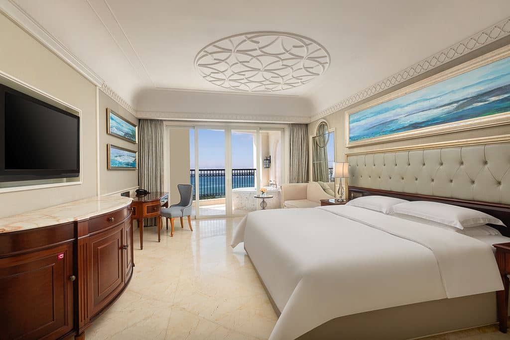 rooms-crowne-plaza-standart-sea-view-high-room