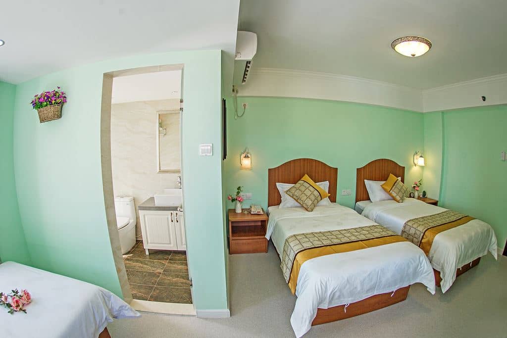 rooms-standard-room-with-3-beds
