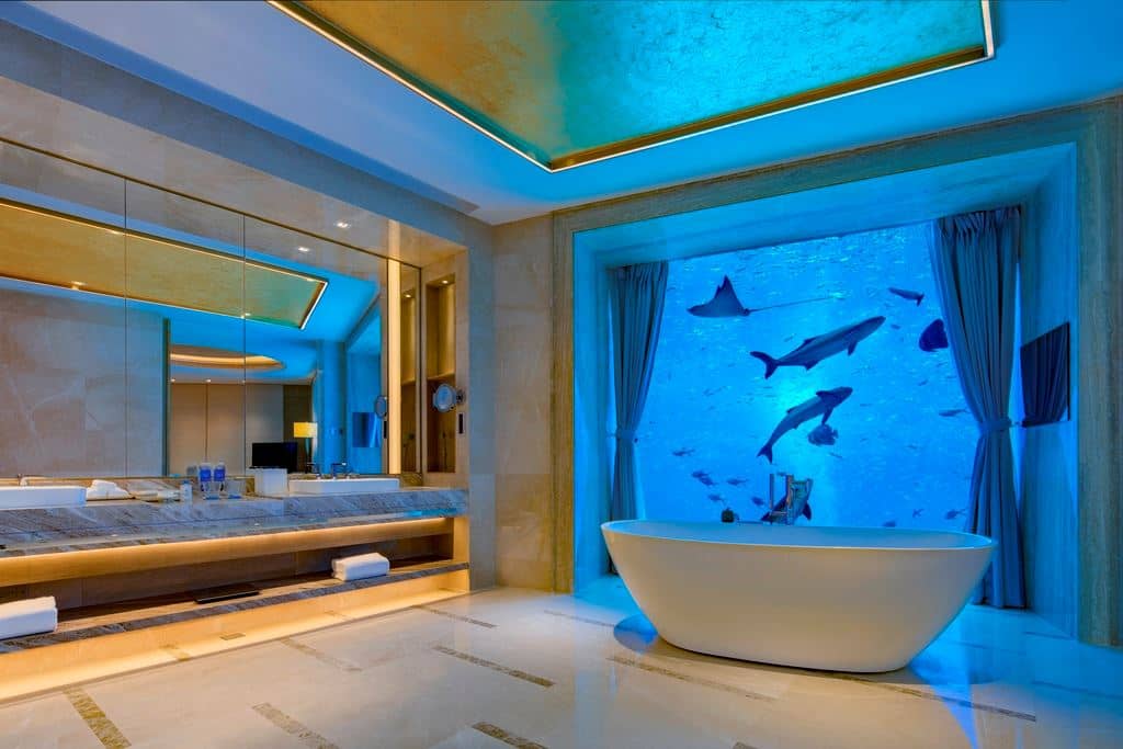 rooms-poseidon-underwater-suite