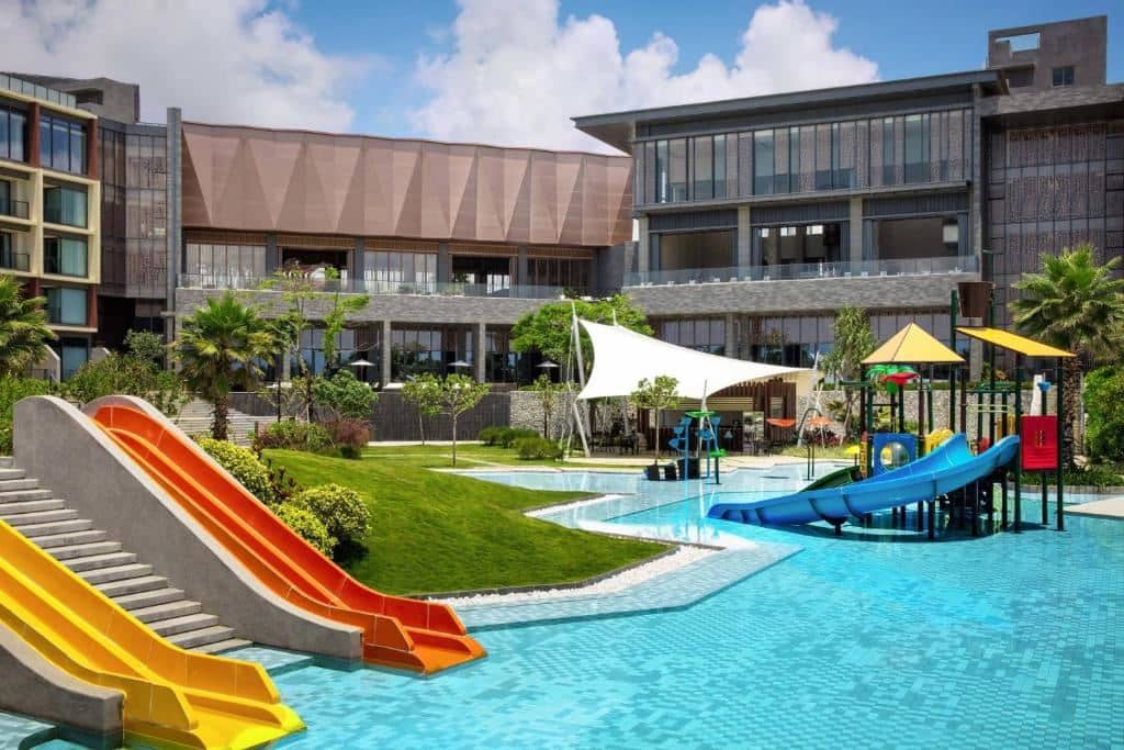 pools-outdoor-pool