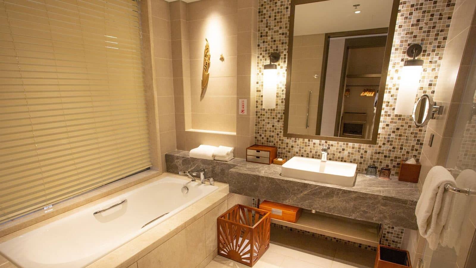 rooms-deluxe-garden-view-room