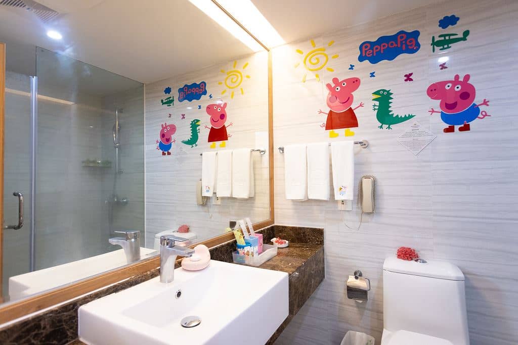 rooms-childrens-theme-room-twin--queen-bed