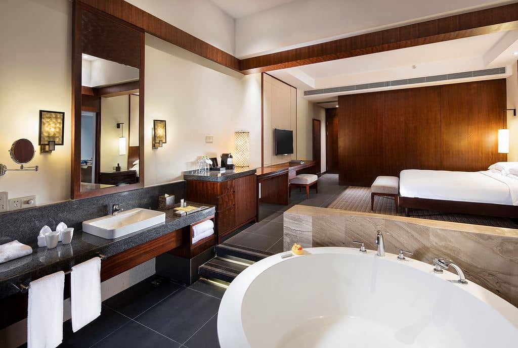 rooms-double-balcony-deluxe-ocean-view-suite