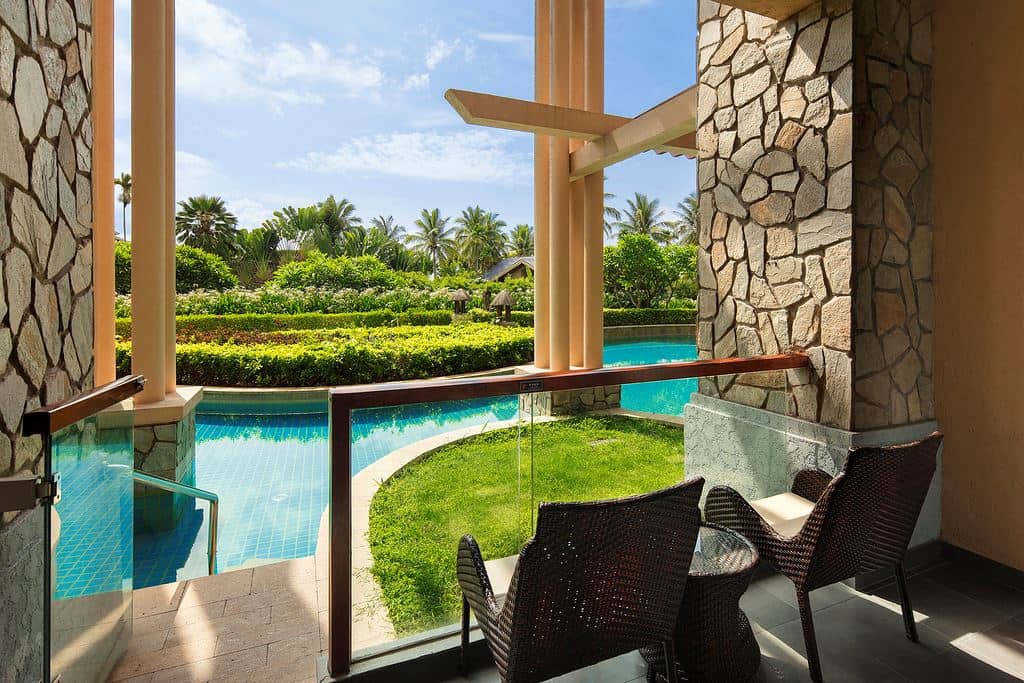 rooms-twin-pool-connected-garden-room